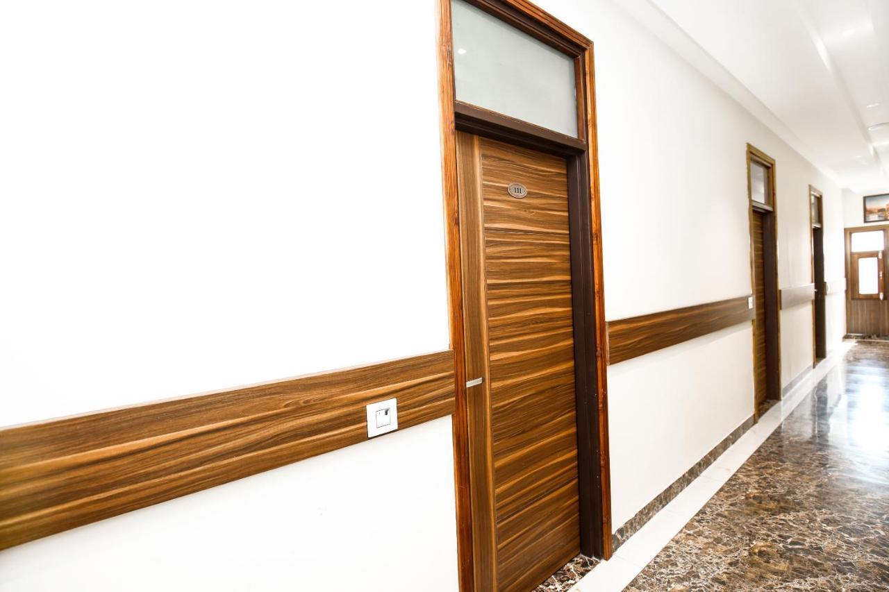 Hotel Woodcrest Zirakpur Chandigarh- Best Family Hotel - Luxurious Rooms - Unit Of Sidham Group Exterior foto