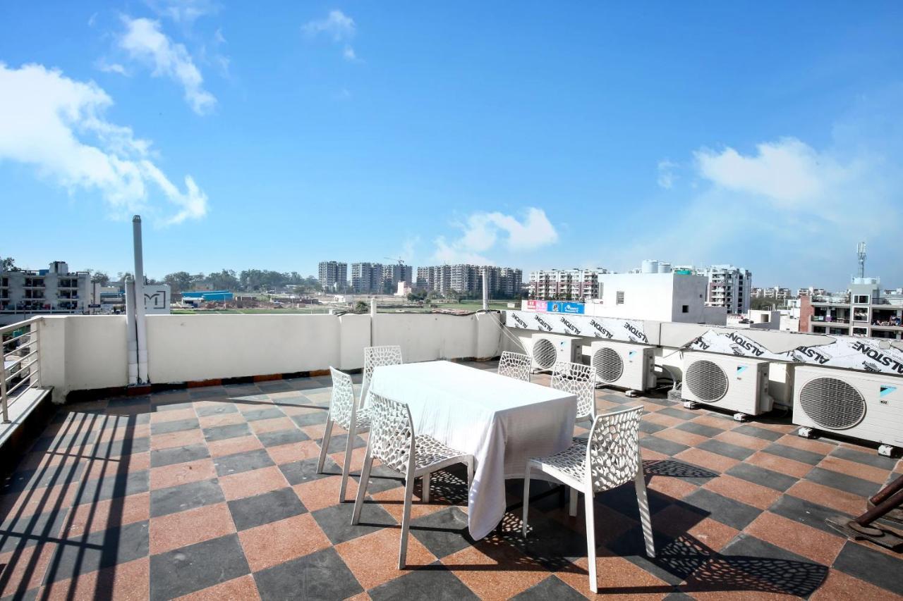 Hotel Woodcrest Zirakpur Chandigarh- Best Family Hotel - Luxurious Rooms - Unit Of Sidham Group Exterior foto