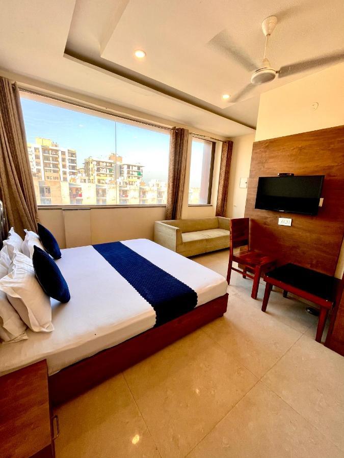 Hotel Woodcrest Zirakpur Chandigarh- Best Family Hotel - Luxurious Rooms - Unit Of Sidham Group Exterior foto