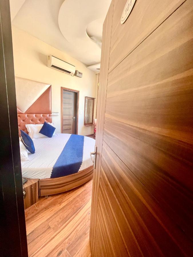 Hotel Woodcrest Zirakpur Chandigarh- Best Family Hotel - Luxurious Rooms - Unit Of Sidham Group Exterior foto