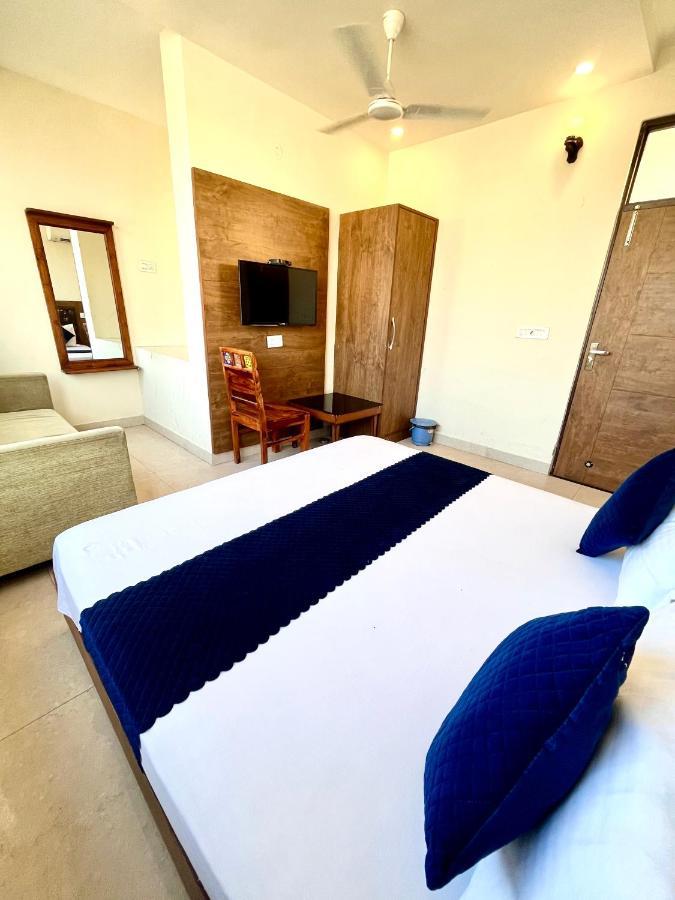 Hotel Woodcrest Zirakpur Chandigarh- Best Family Hotel - Luxurious Rooms - Unit Of Sidham Group Exterior foto