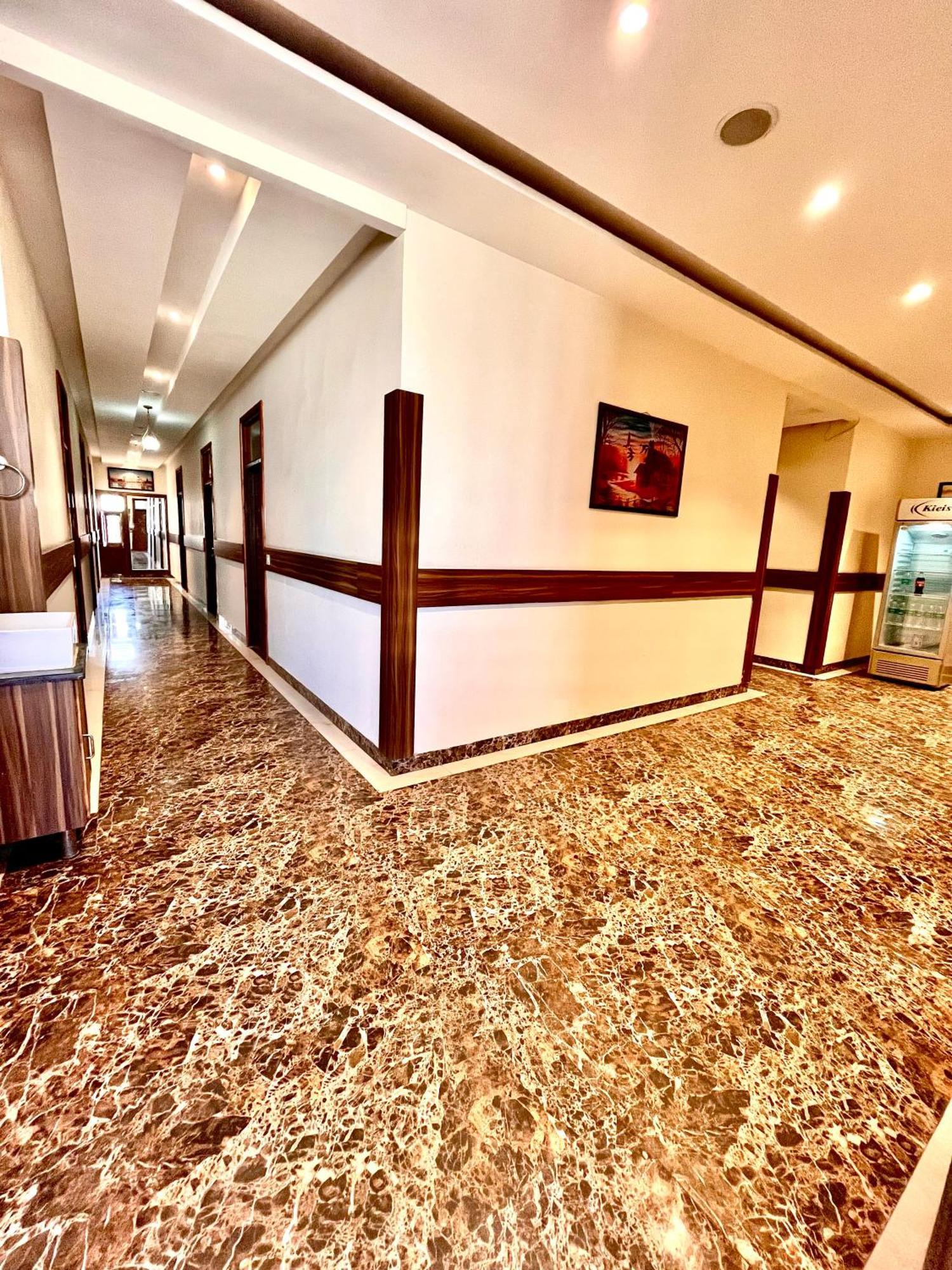 Hotel Woodcrest Zirakpur Chandigarh- Best Family Hotel - Luxurious Rooms - Unit Of Sidham Group Exterior foto