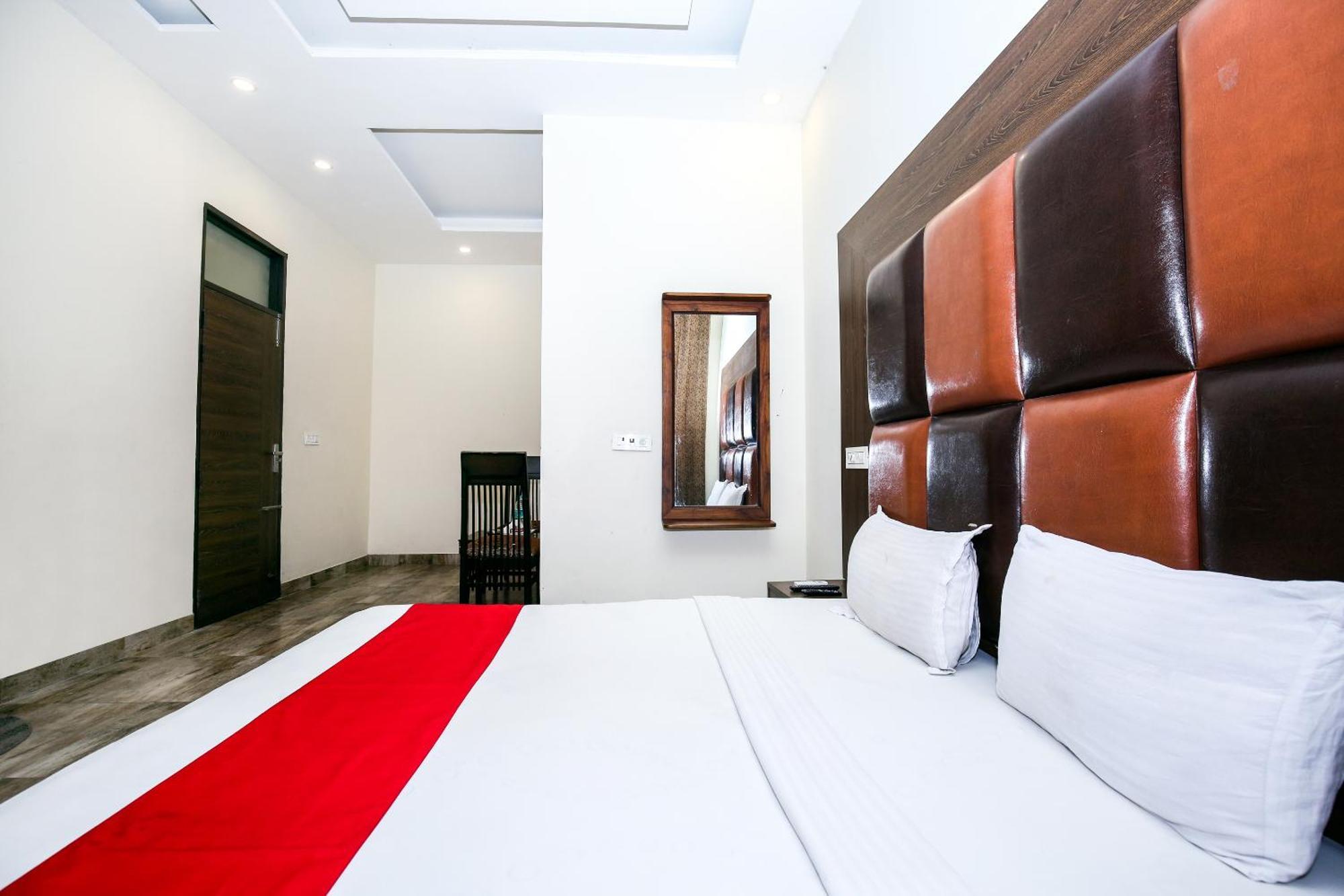 Hotel Woodcrest Zirakpur Chandigarh- Best Family Hotel - Luxurious Rooms - Unit Of Sidham Group Exterior foto