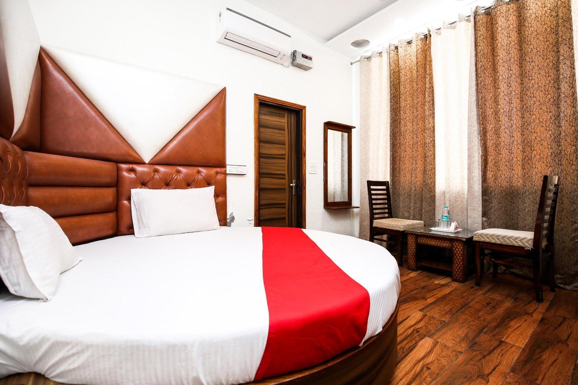 Hotel Woodcrest Zirakpur Chandigarh- Best Family Hotel - Luxurious Rooms - Unit Of Sidham Group Exterior foto